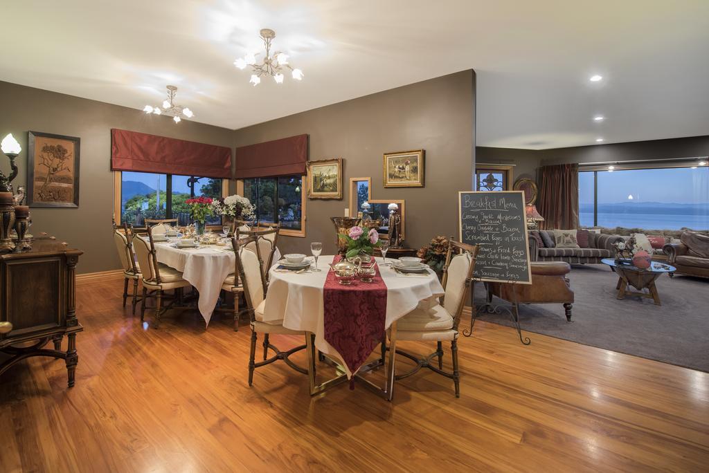The Flying Trout Boutique Lodge Таупо Екстер'єр фото